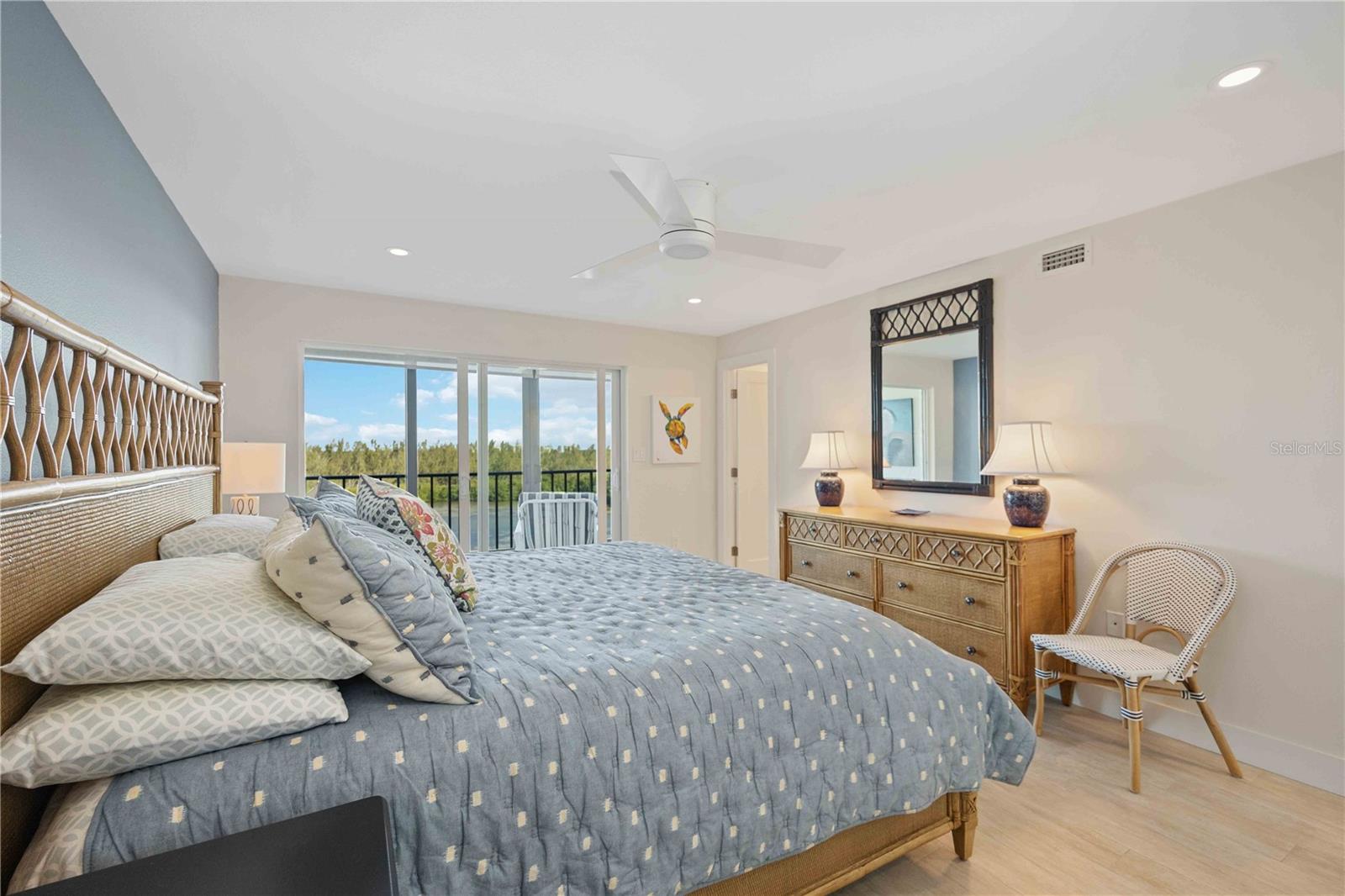 POINTE ON MIDNIGHT PASS - Residential