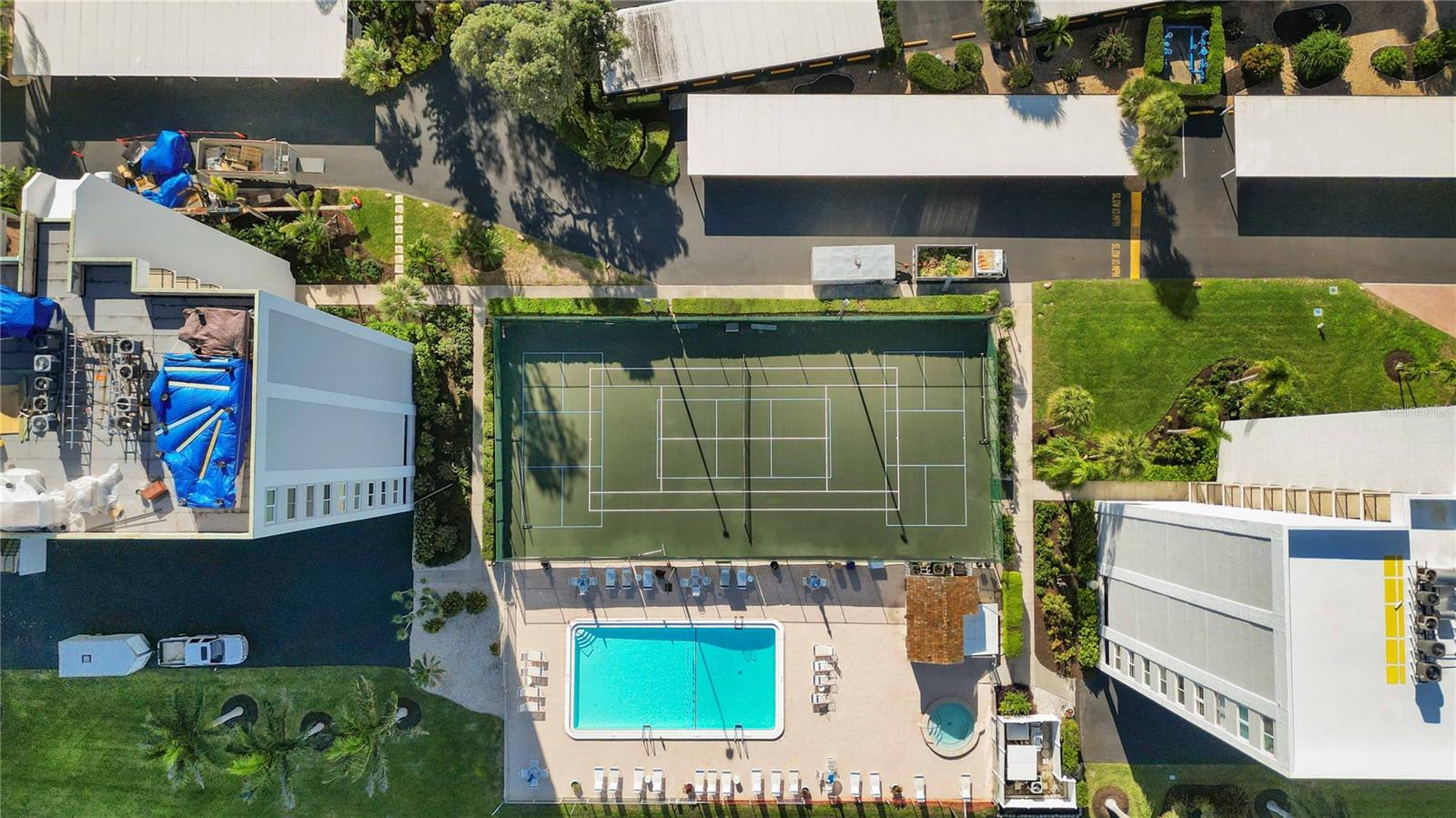 POINTE ON MIDNIGHT PASS - Residential