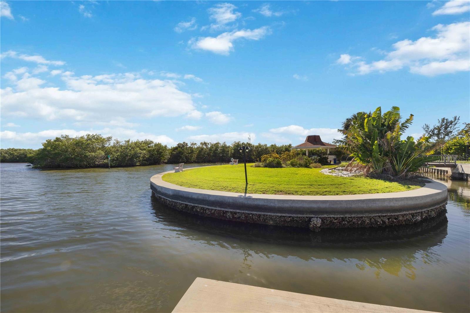 POINTE ON MIDNIGHT PASS - Residential