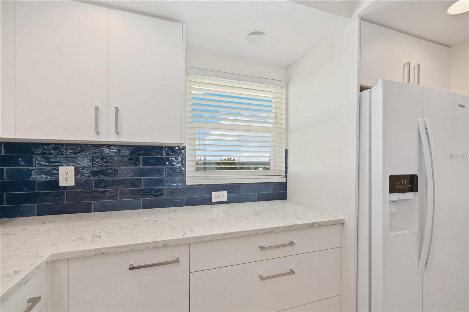 POINTE ON MIDNIGHT PASS - Residential