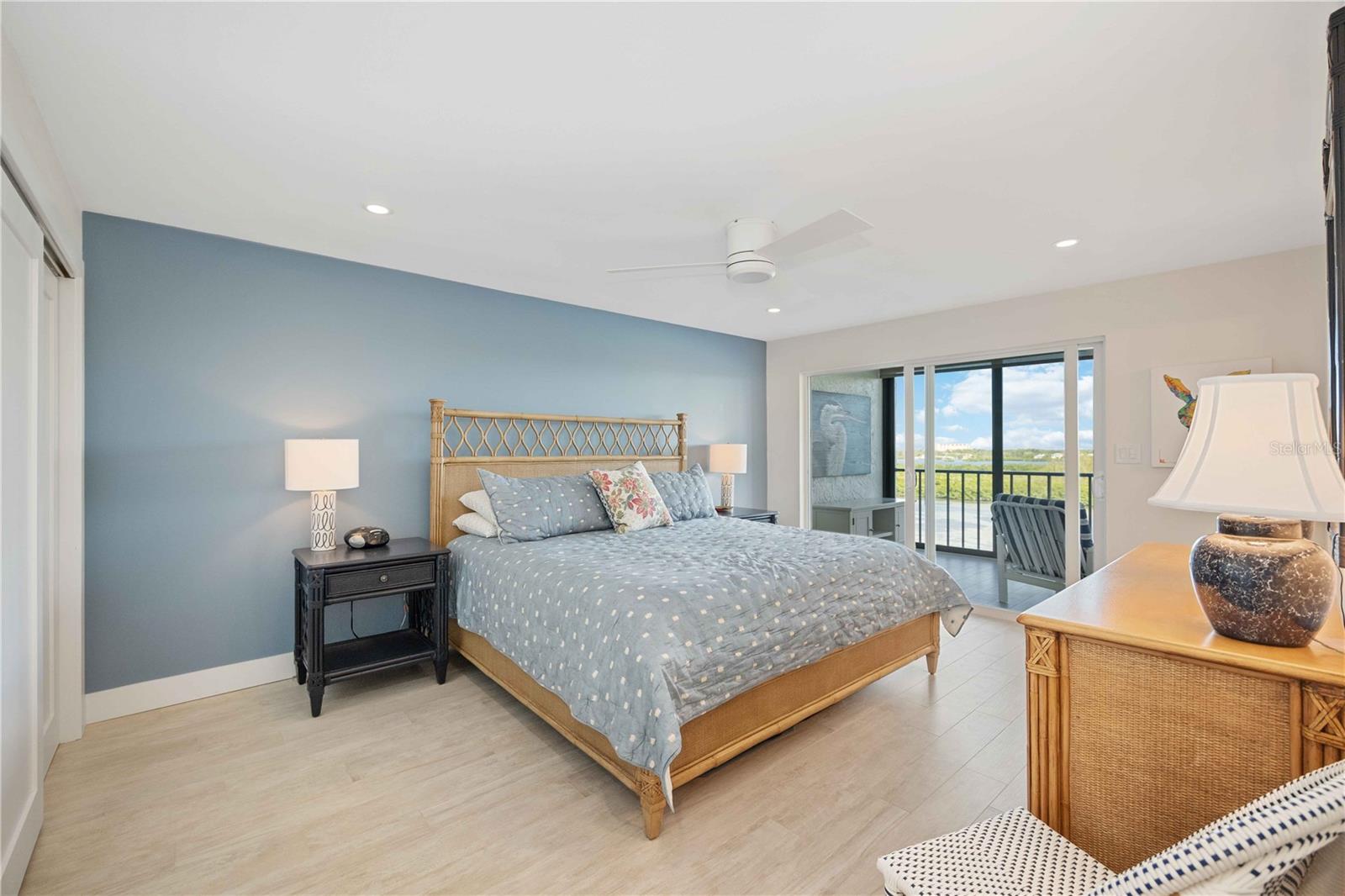 POINTE ON MIDNIGHT PASS - Residential