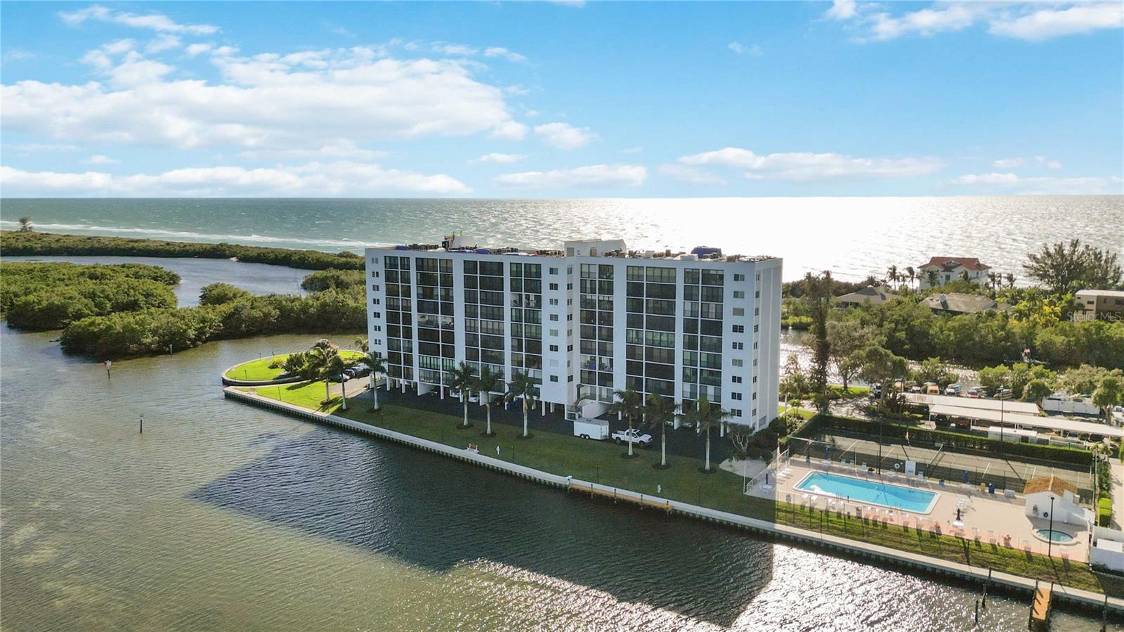 POINTE ON MIDNIGHT PASS - Residential