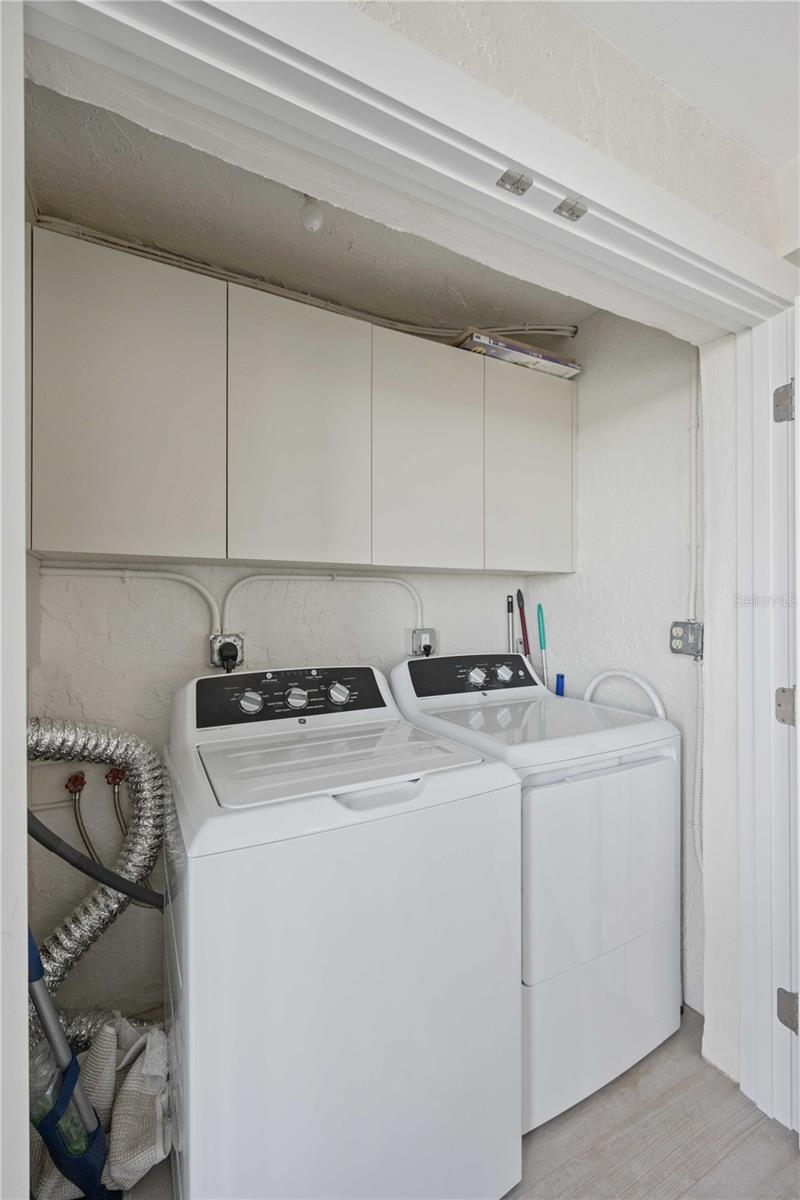 POINTE ON MIDNIGHT PASS - Residential