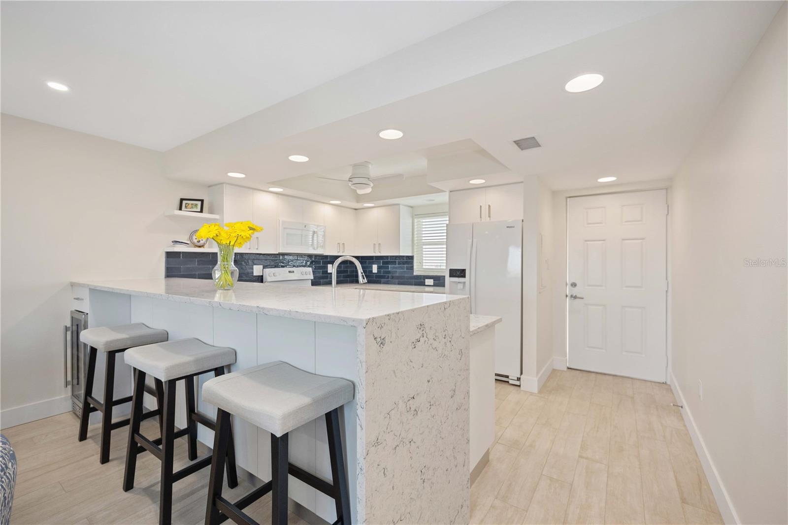 POINTE ON MIDNIGHT PASS - Residential