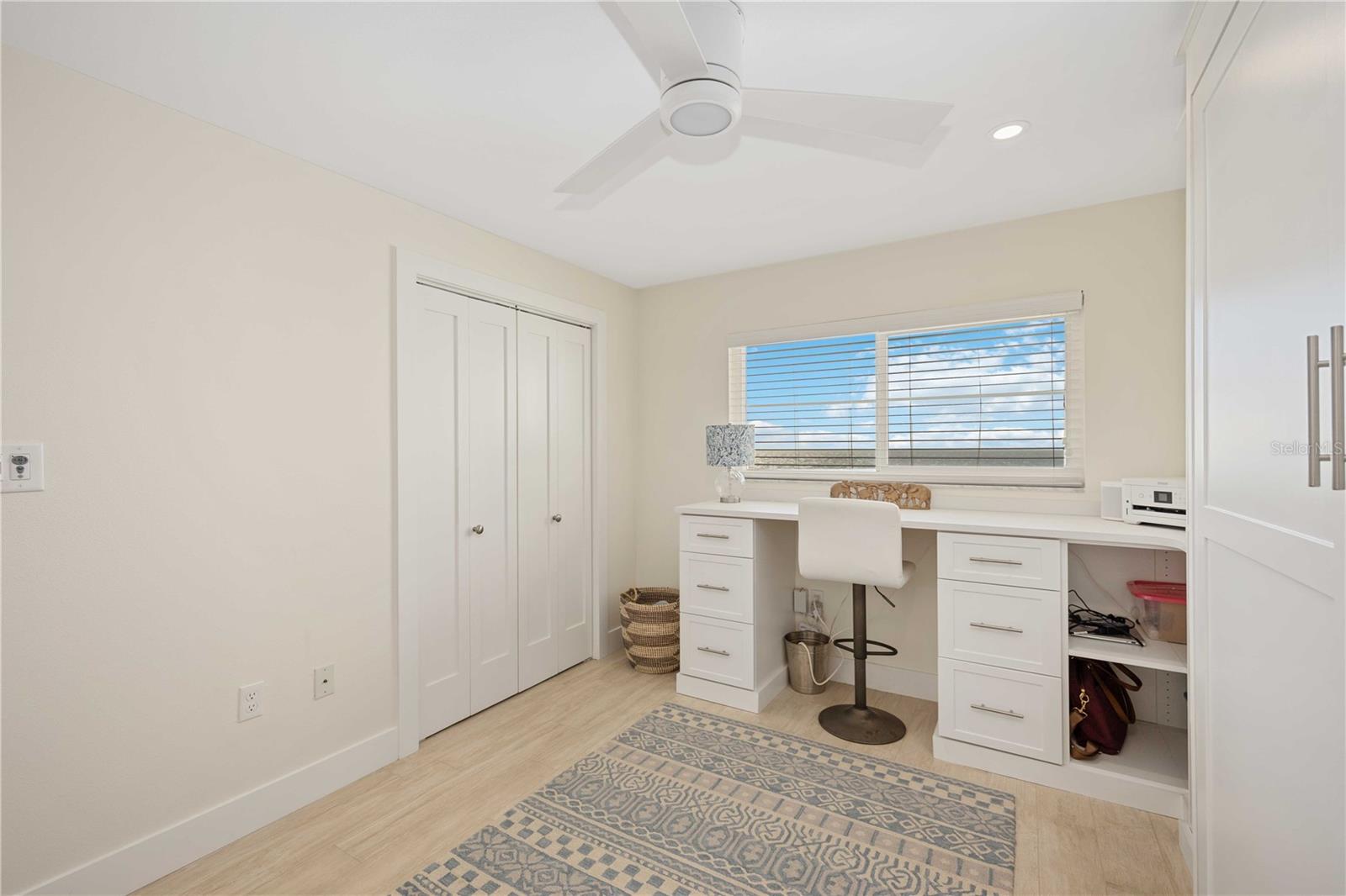 POINTE ON MIDNIGHT PASS - Residential