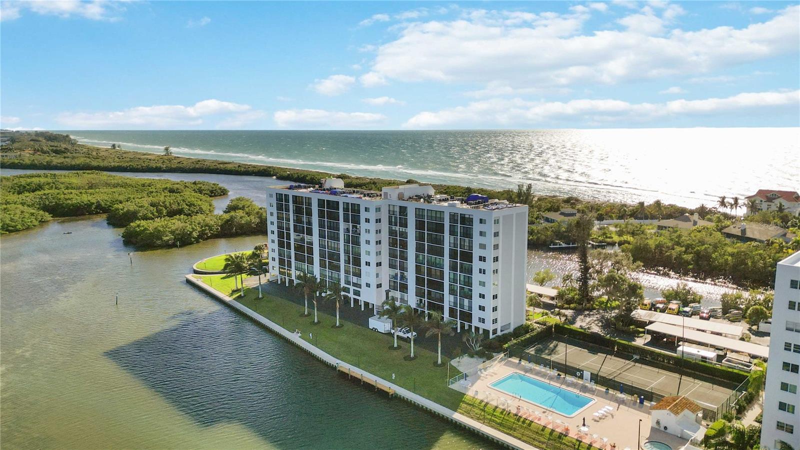 POINTE ON MIDNIGHT PASS - Residential