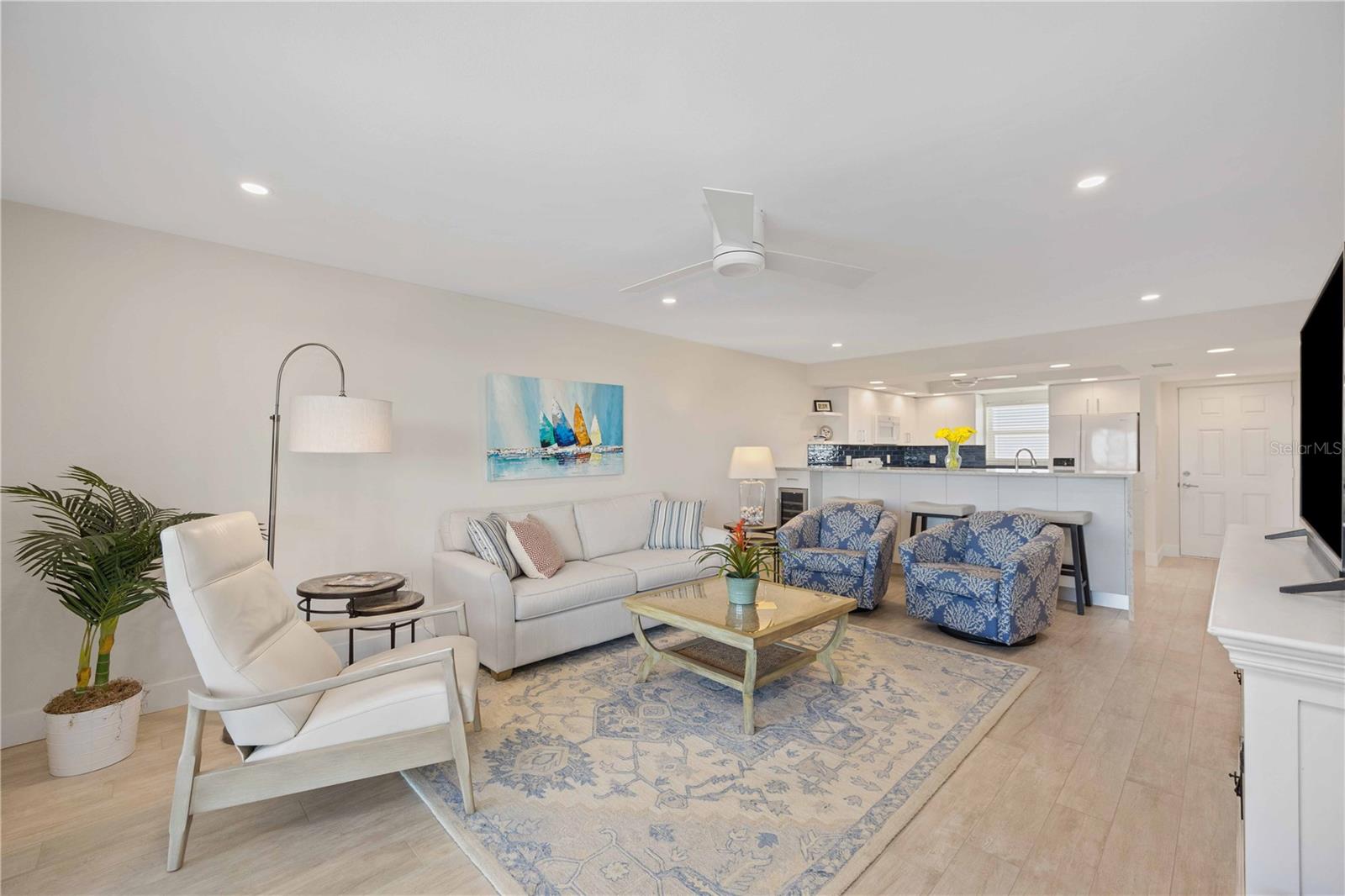 POINTE ON MIDNIGHT PASS - Residential