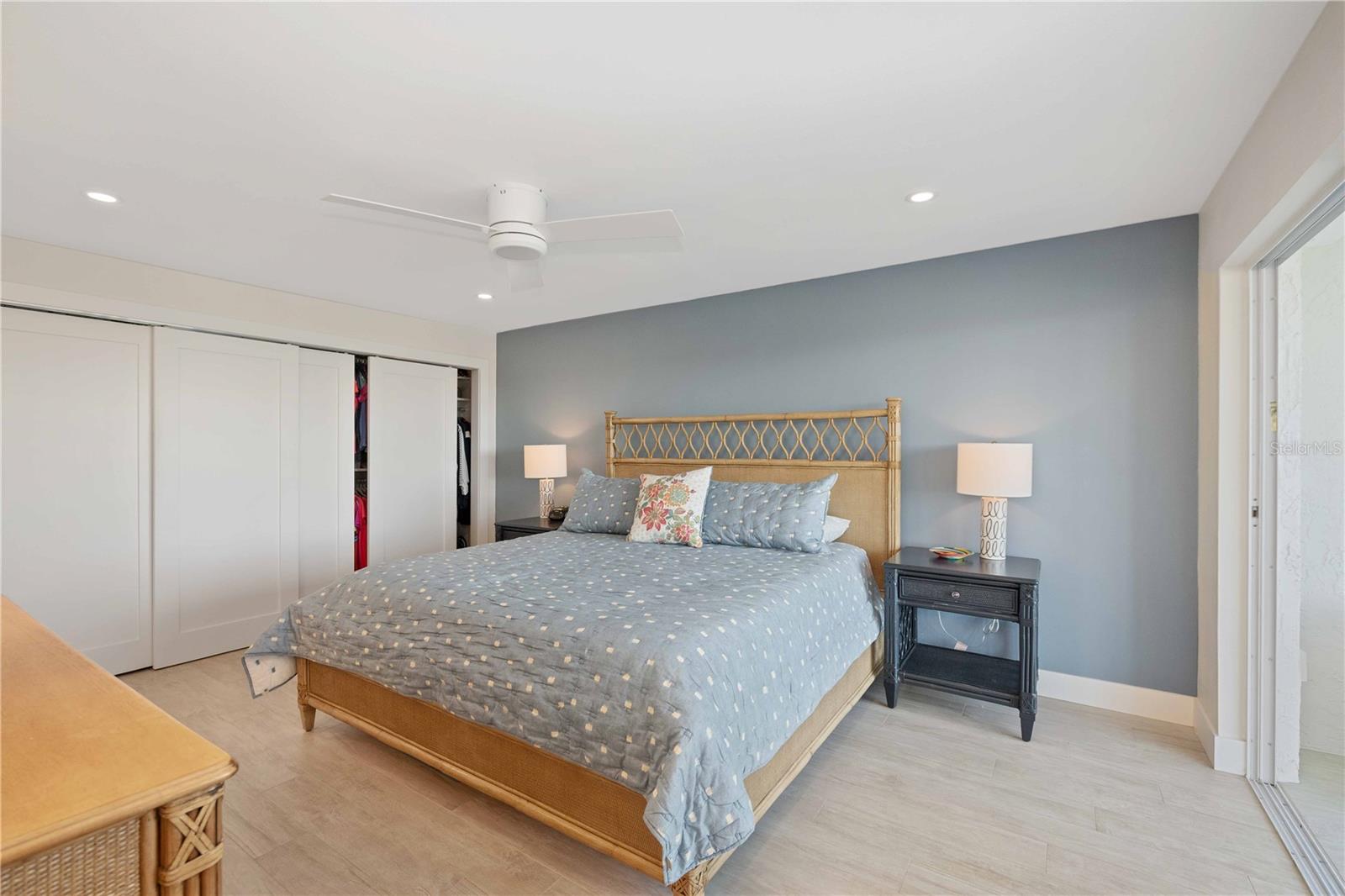 POINTE ON MIDNIGHT PASS - Residential