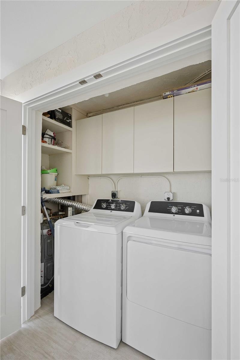 POINTE ON MIDNIGHT PASS - Residential