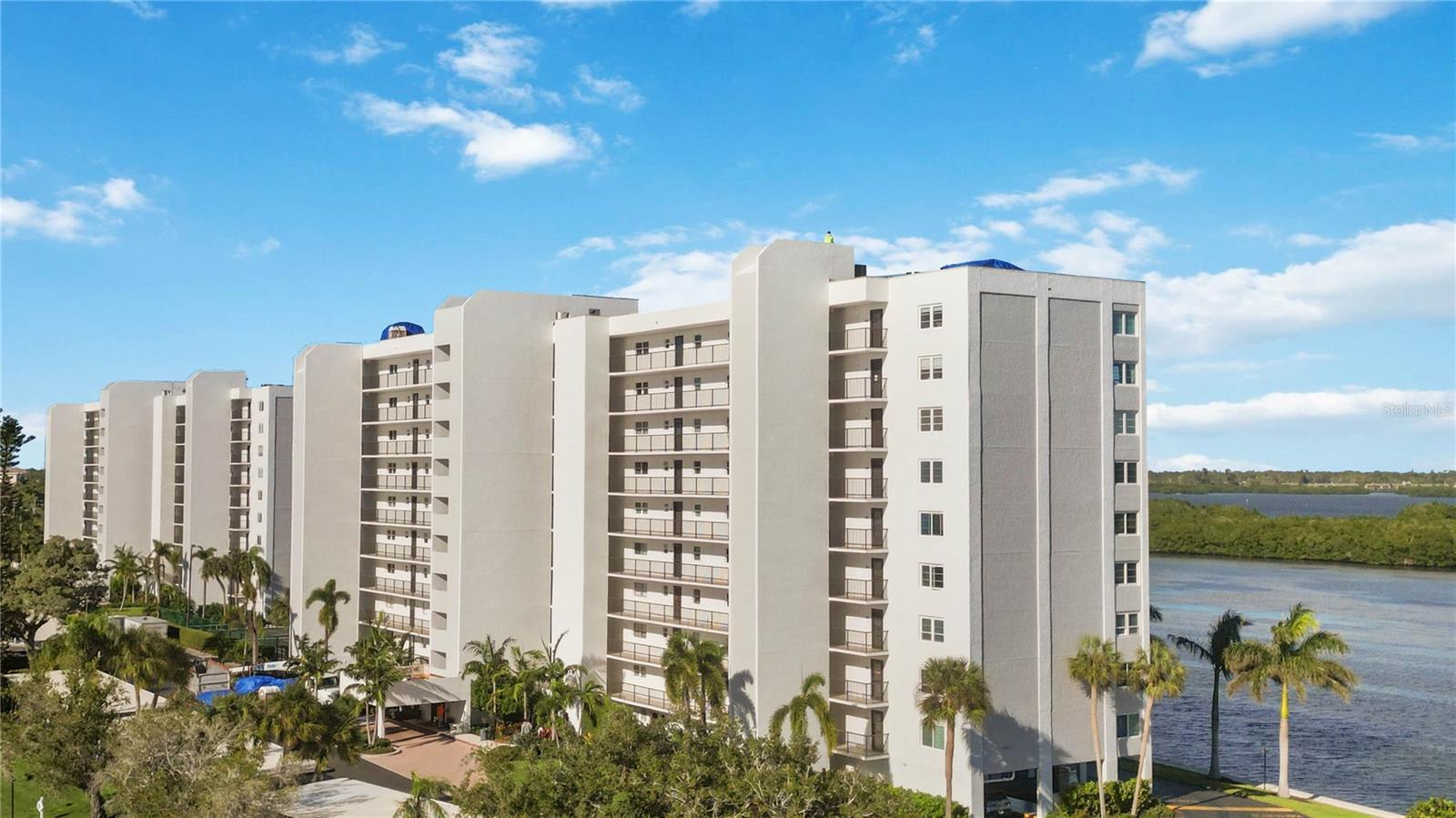 POINTE ON MIDNIGHT PASS - Residential