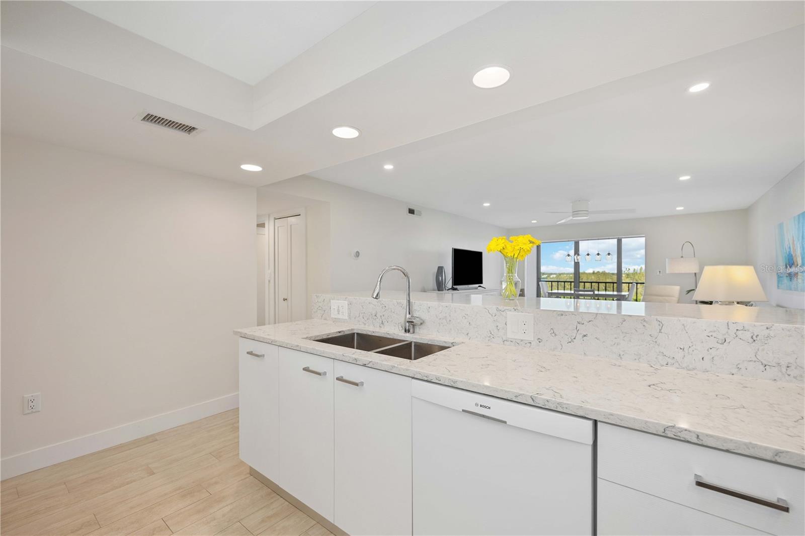 POINTE ON MIDNIGHT PASS - Residential