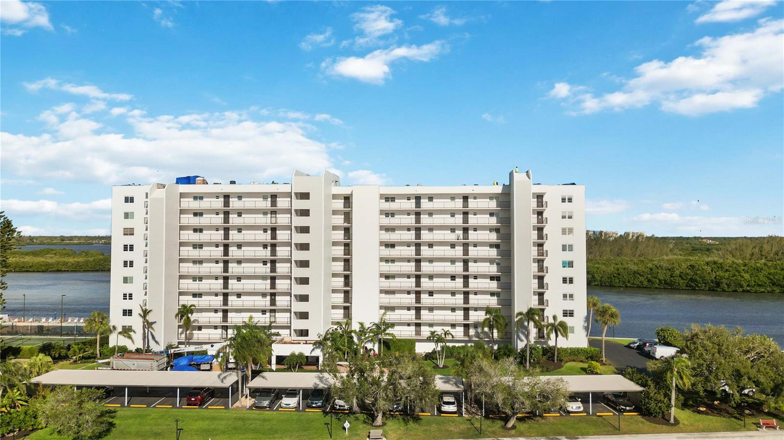 POINTE ON MIDNIGHT PASS - Residential