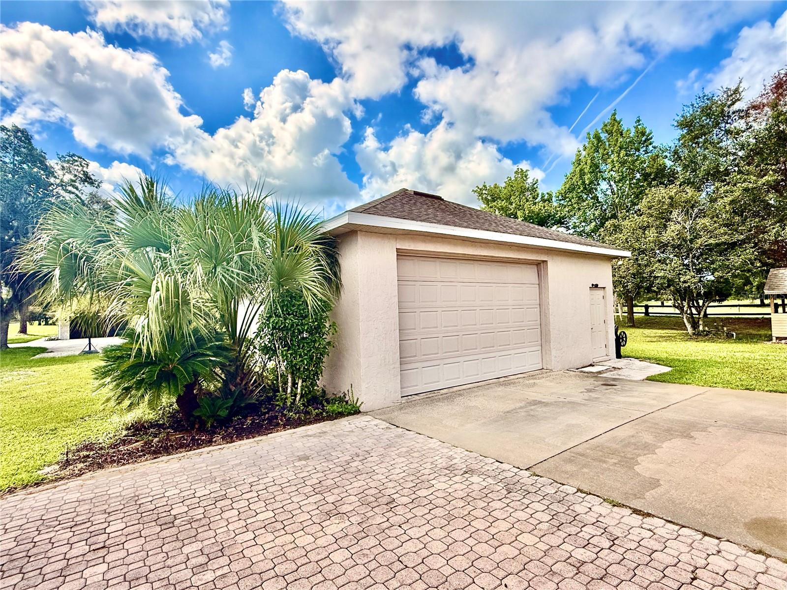 1433 VAN HERCKE LANE