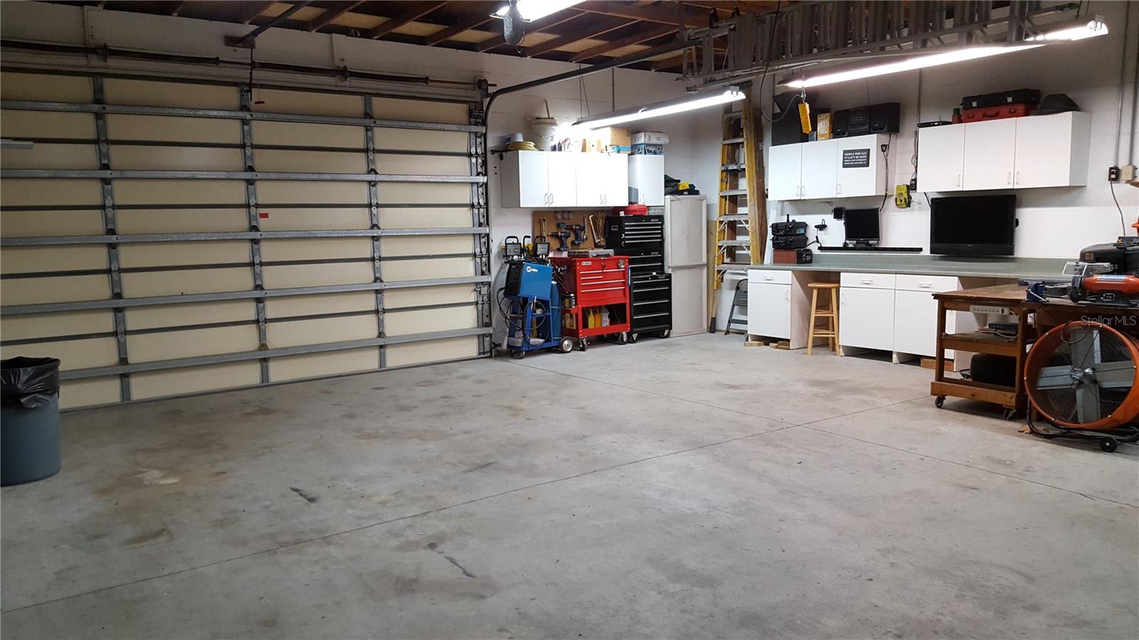 1433 VAN HERCKE LANE