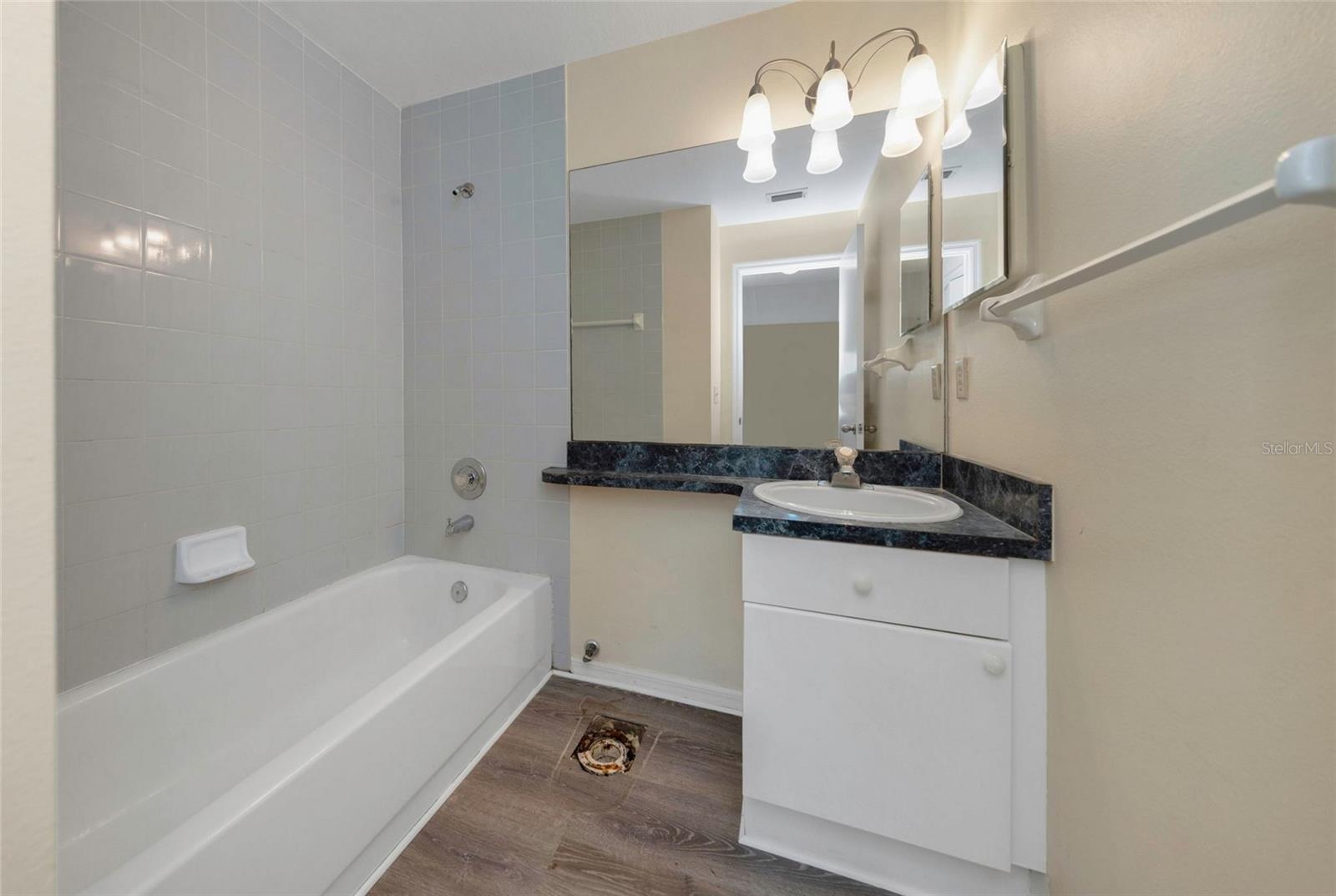 PINEWOOD VILLAS - Residential