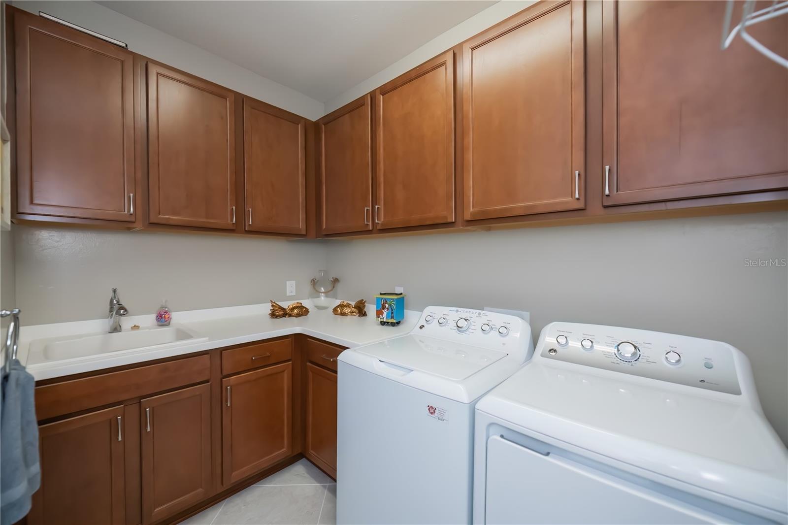 ISLANDWALK AT THE WEST VILLAGE - Residential