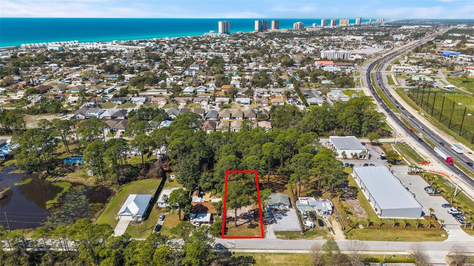 Main image without alt text