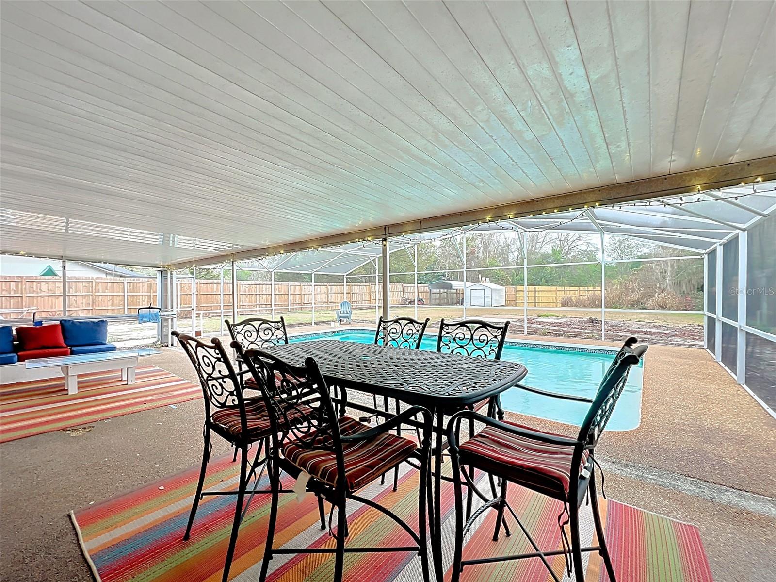 SKY LARK IN THE WOODS - Residential