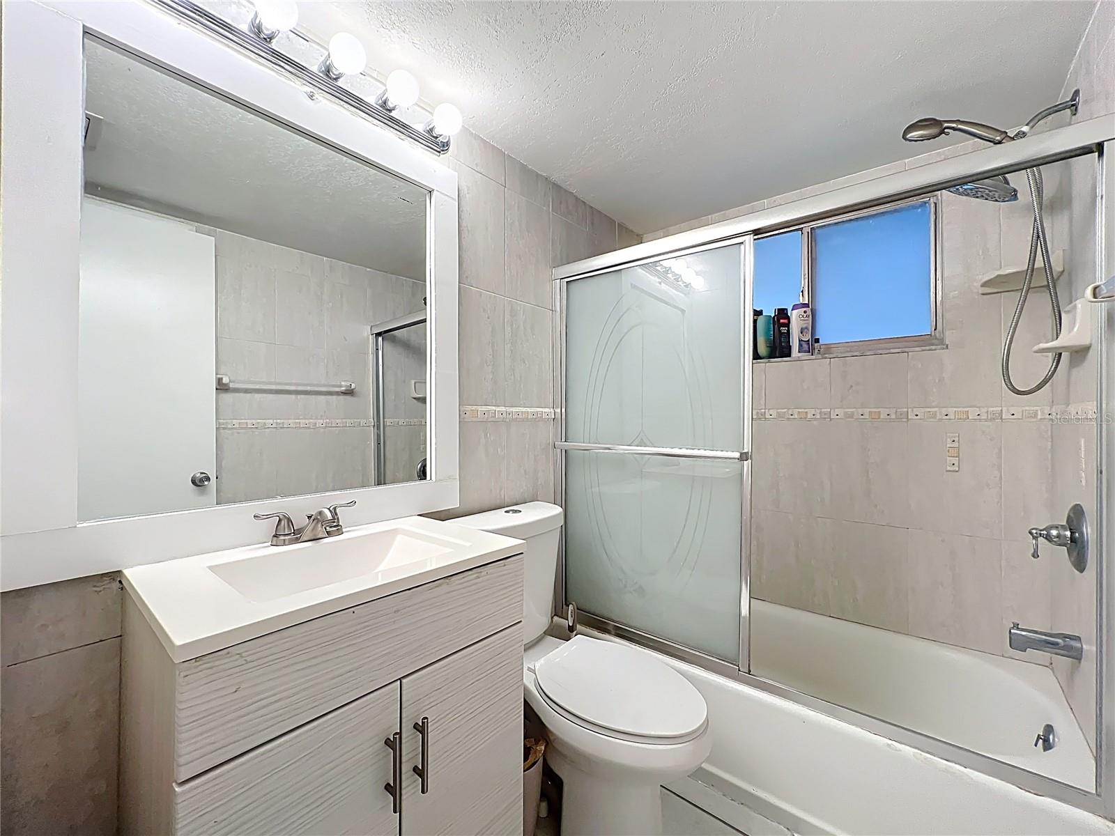 SKY LARK IN THE WOODS - Residential