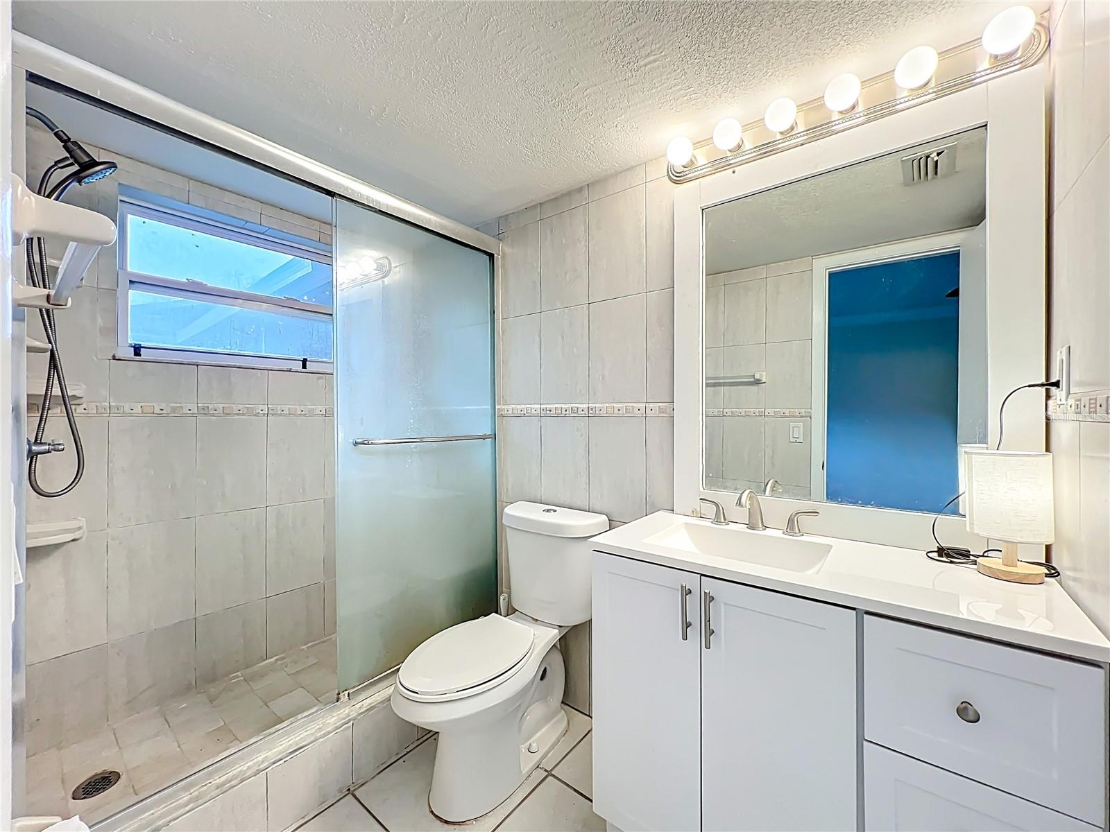 SKY LARK IN THE WOODS - Residential