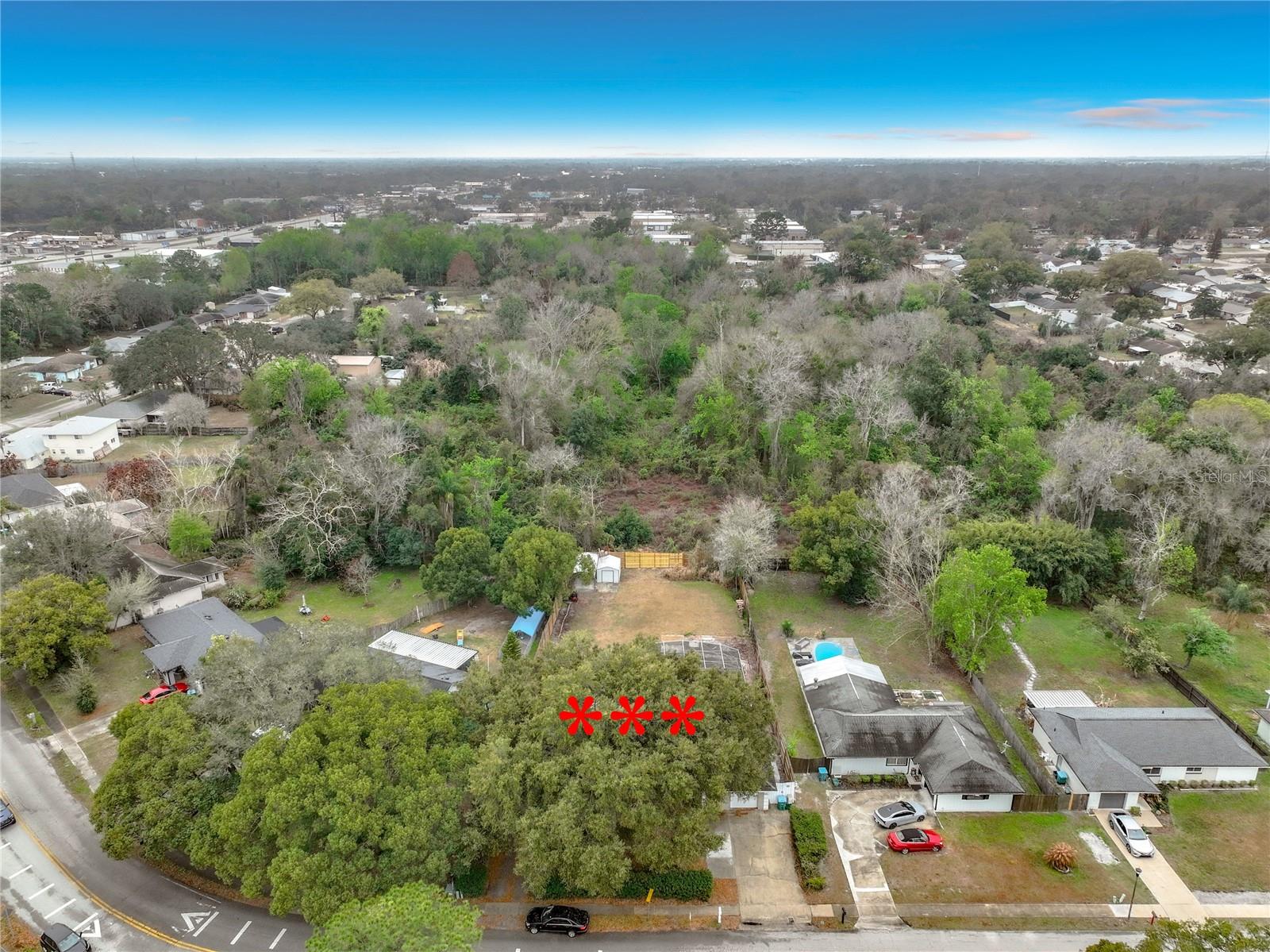 SKY LARK IN THE WOODS - Residential