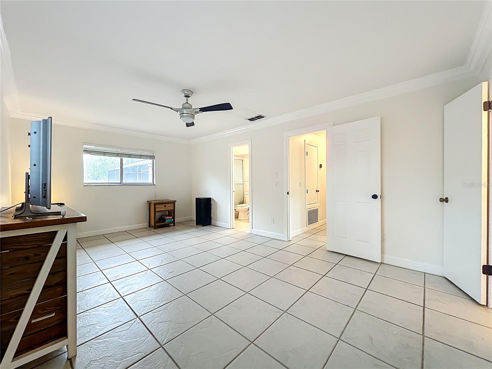 SKY LARK IN THE WOODS - Residential