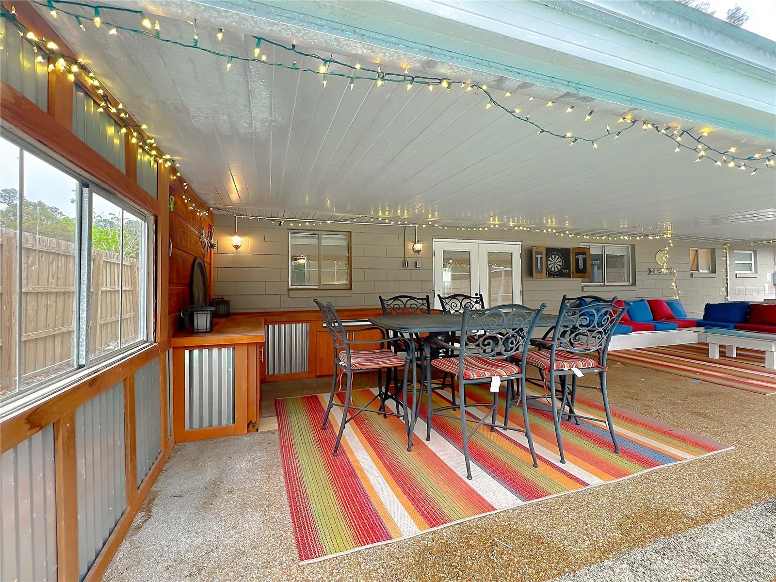 SKY LARK IN THE WOODS - Residential