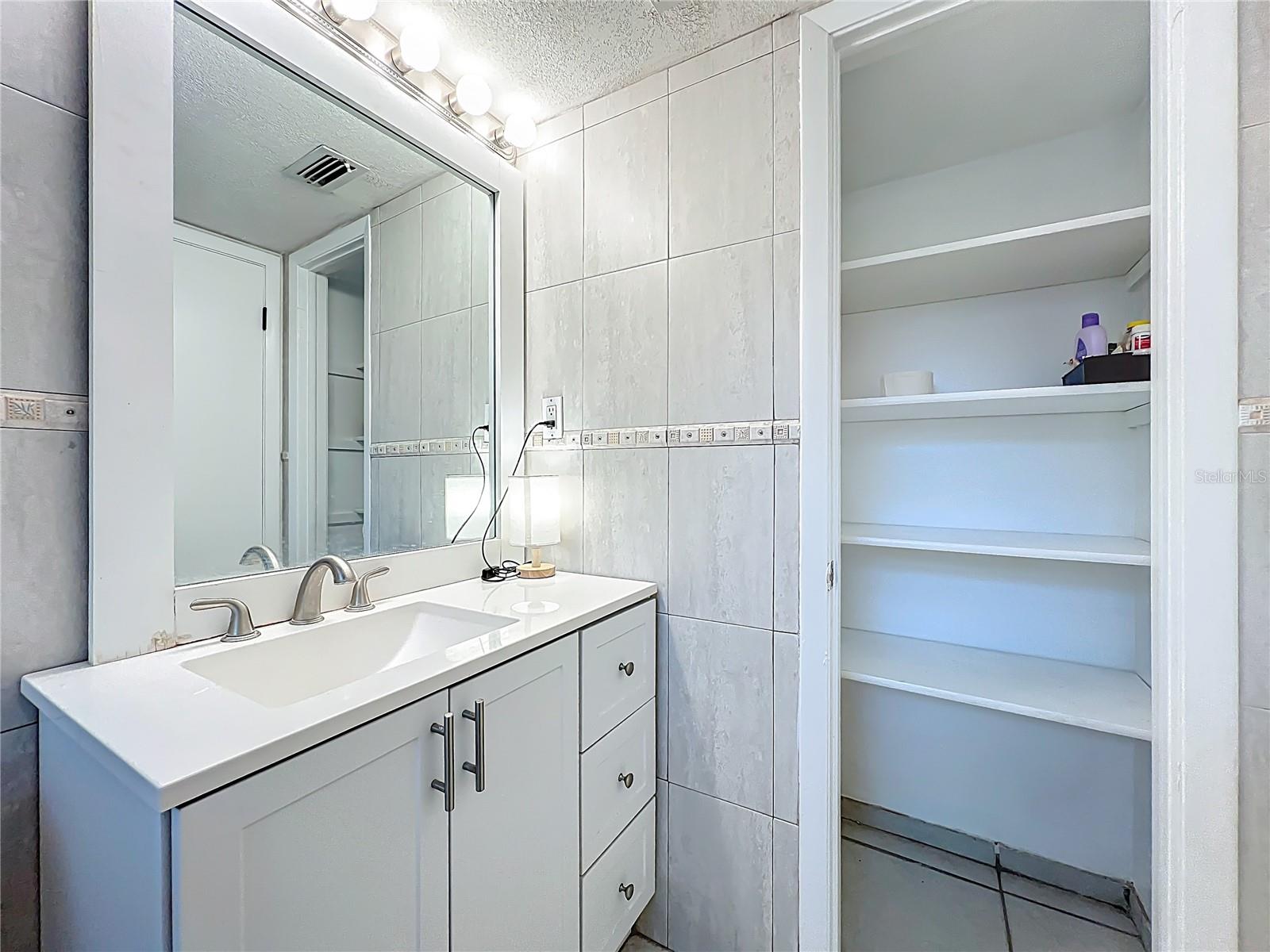 SKY LARK IN THE WOODS - Residential