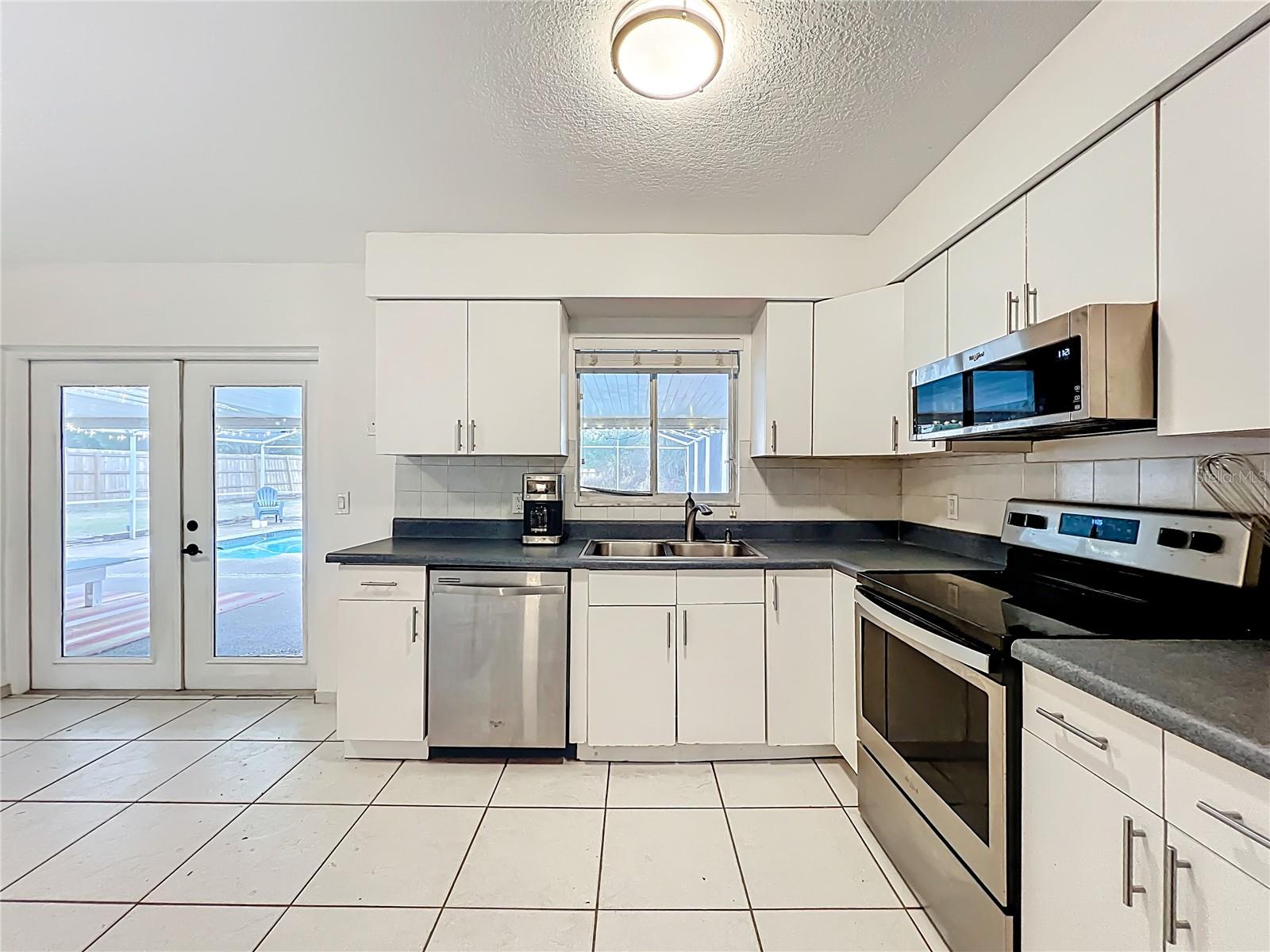 SKY LARK IN THE WOODS - Residential