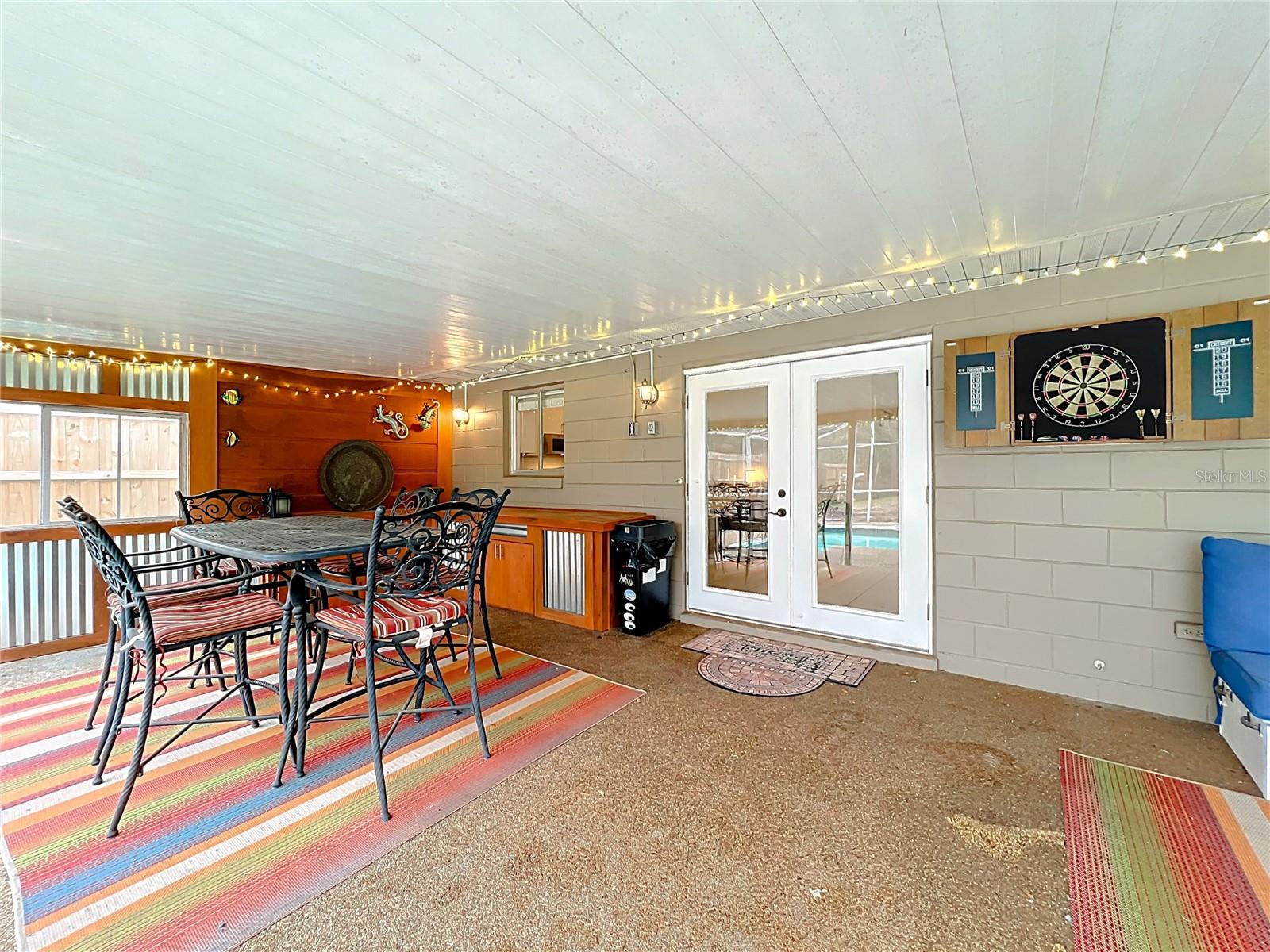 SKY LARK IN THE WOODS - Residential