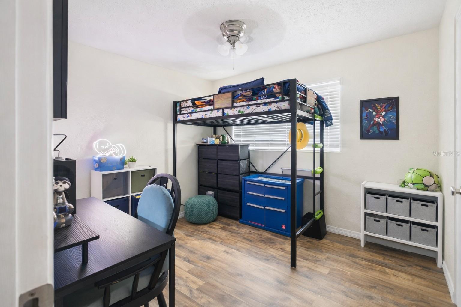 HAMPTON COURT - Residential