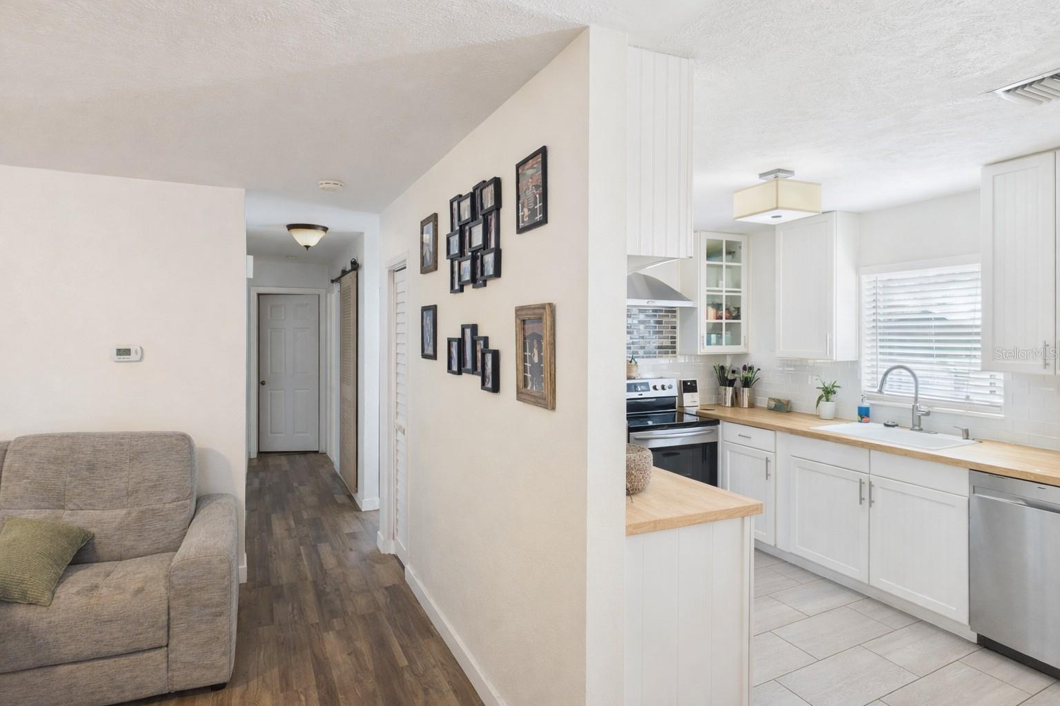 HAMPTON COURT - Residential