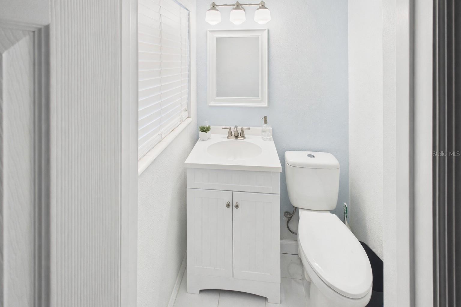 HAMPTON COURT - Residential