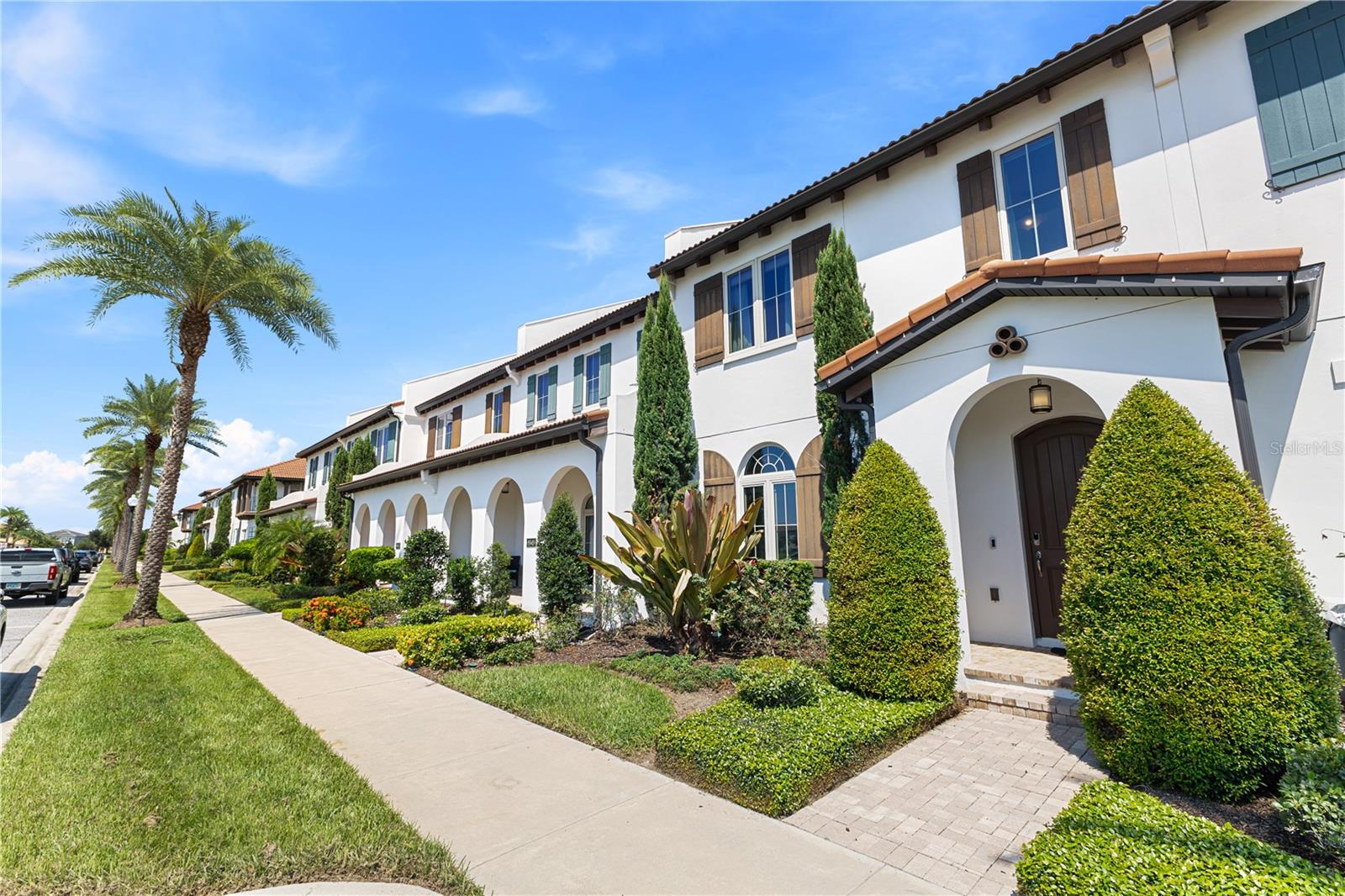 8955 LAKESHORE POINTE DRIVE