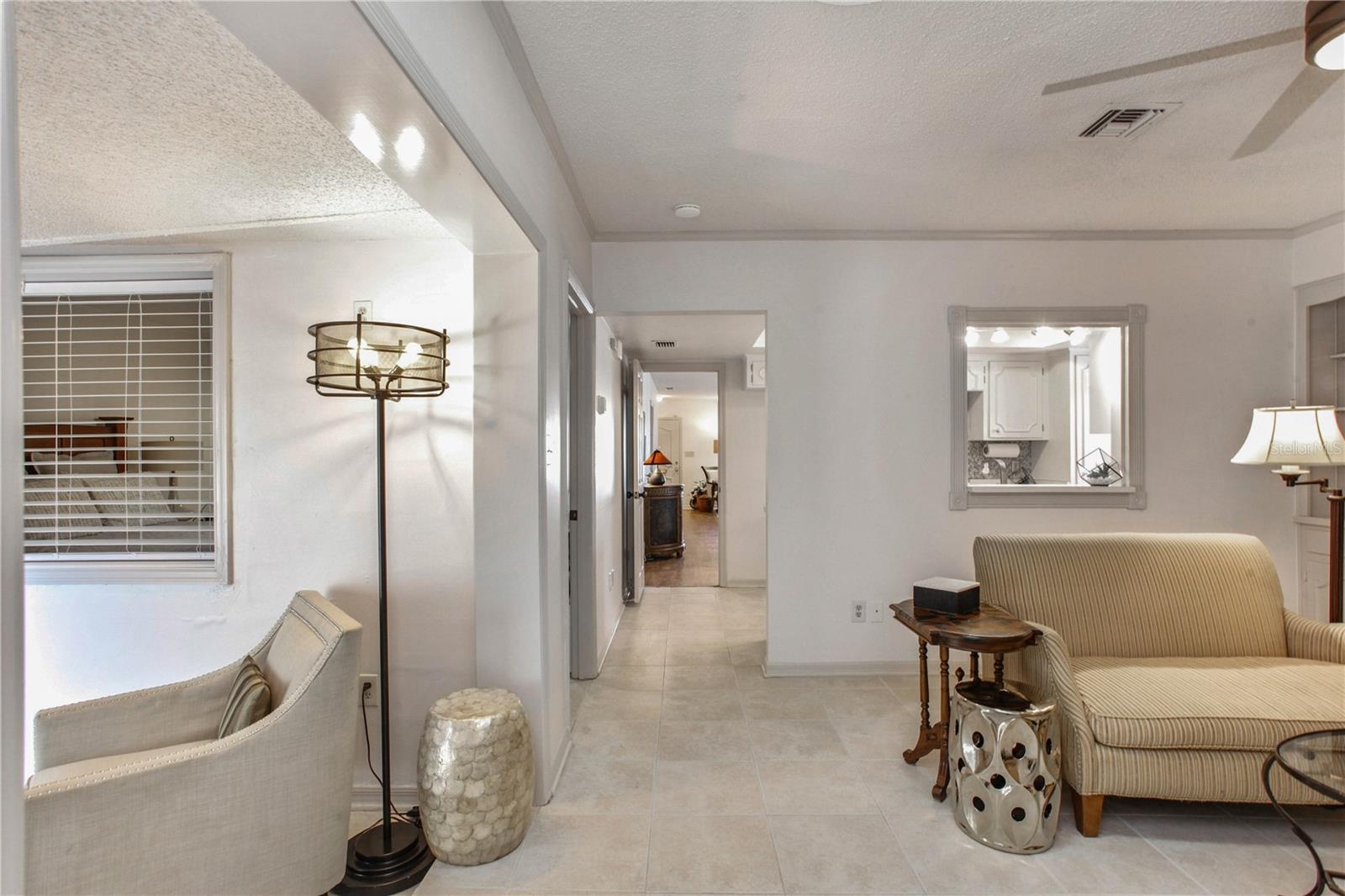 COUNTRY CLUB TWNHS ESTATES - Residential