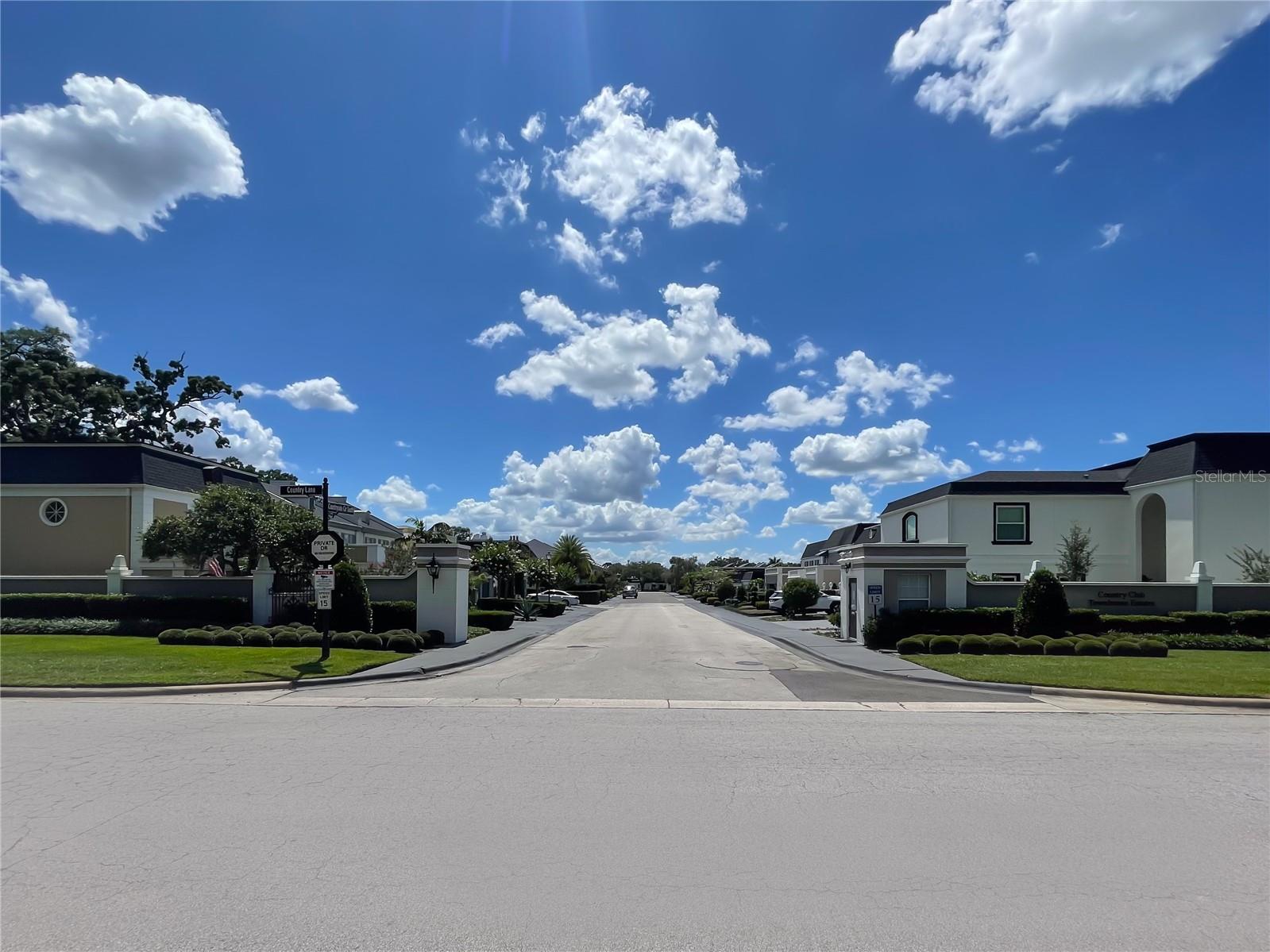 COUNTRY CLUB TWNHS ESTATES - Residential