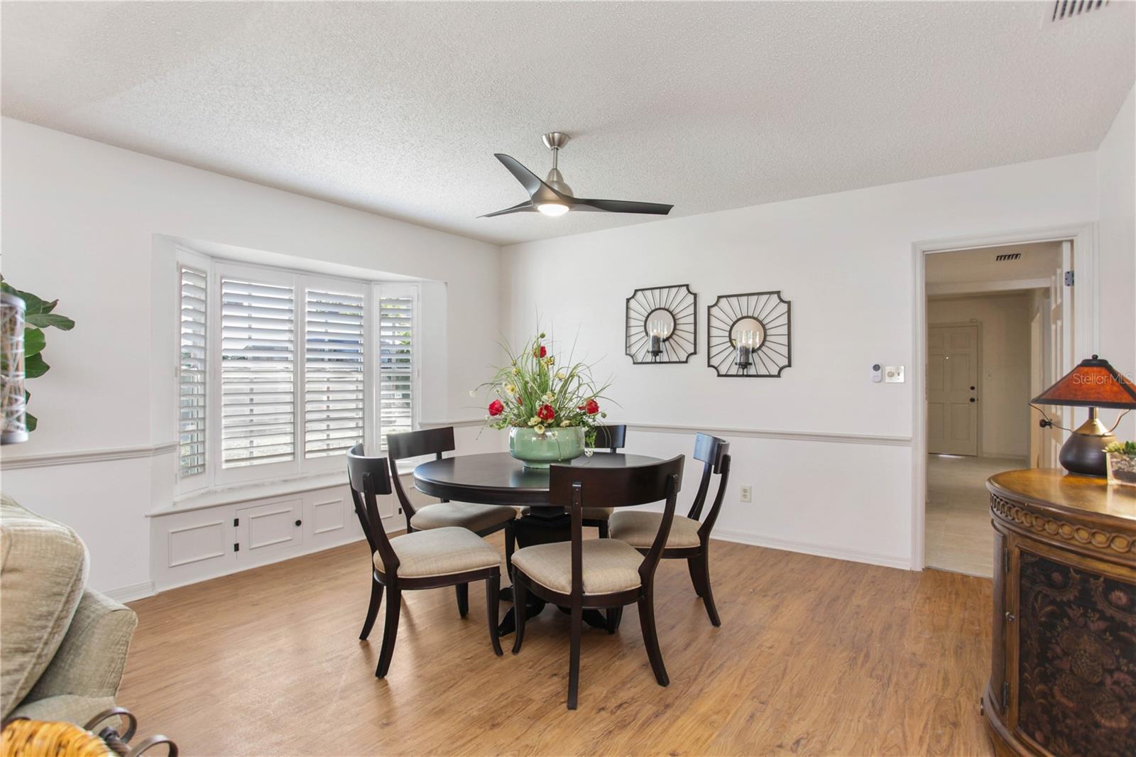 COUNTRY CLUB TWNHS ESTATES - Residential