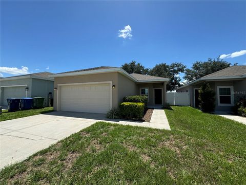 A home in WINTER HAVEN