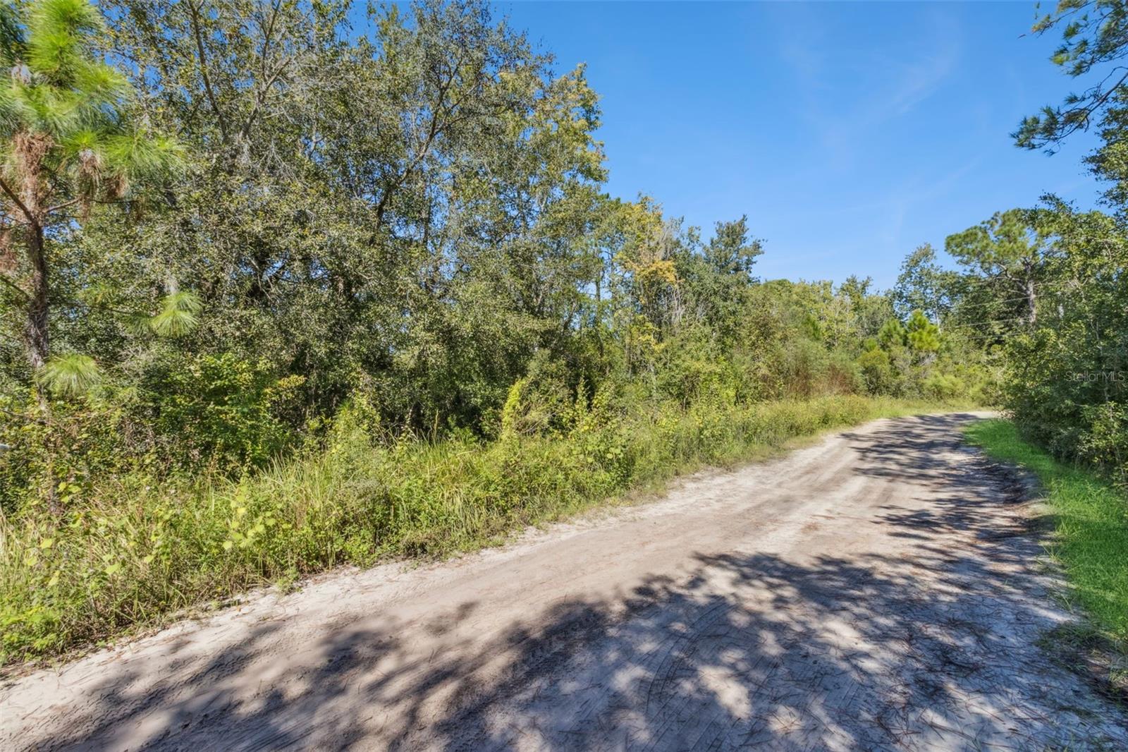 OAKRIDGE ESTATES - Land