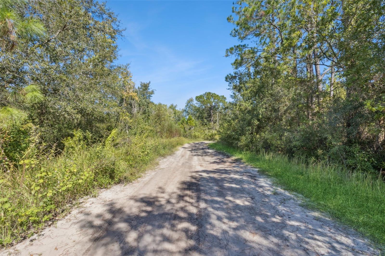 OAKRIDGE ESTATES - Land