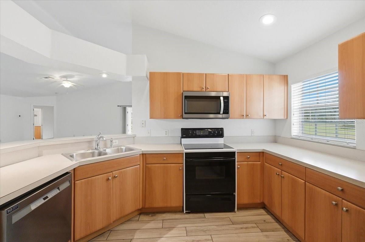 RICHMOND SQUARE PH 02 - Residential