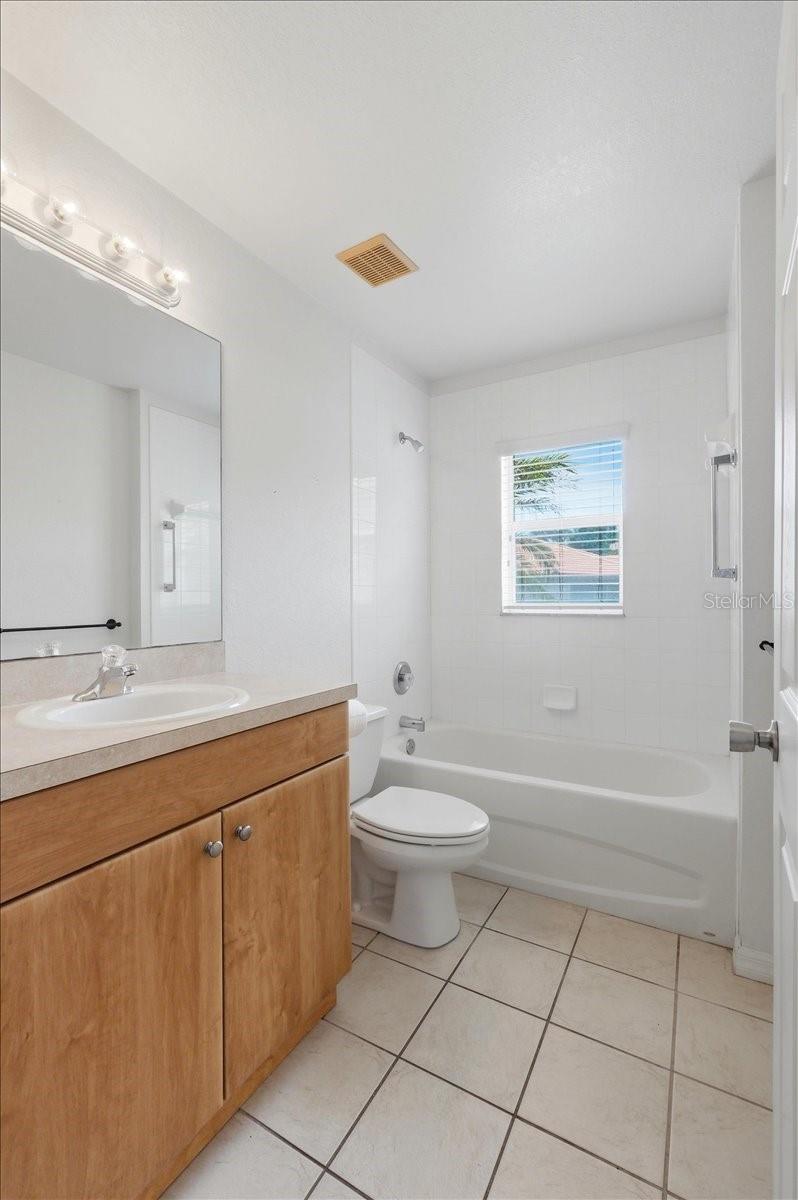 RICHMOND SQUARE PH 02 - Residential