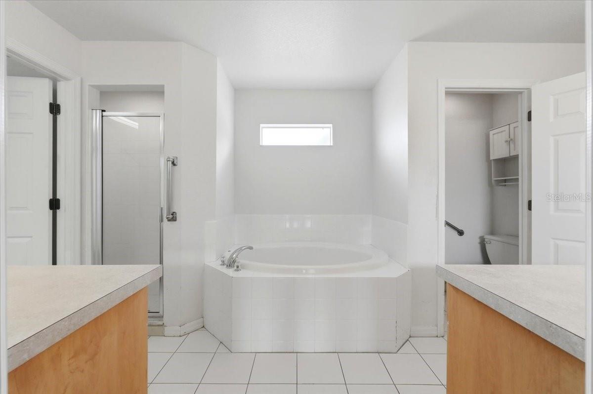 RICHMOND SQUARE PH 02 - Residential