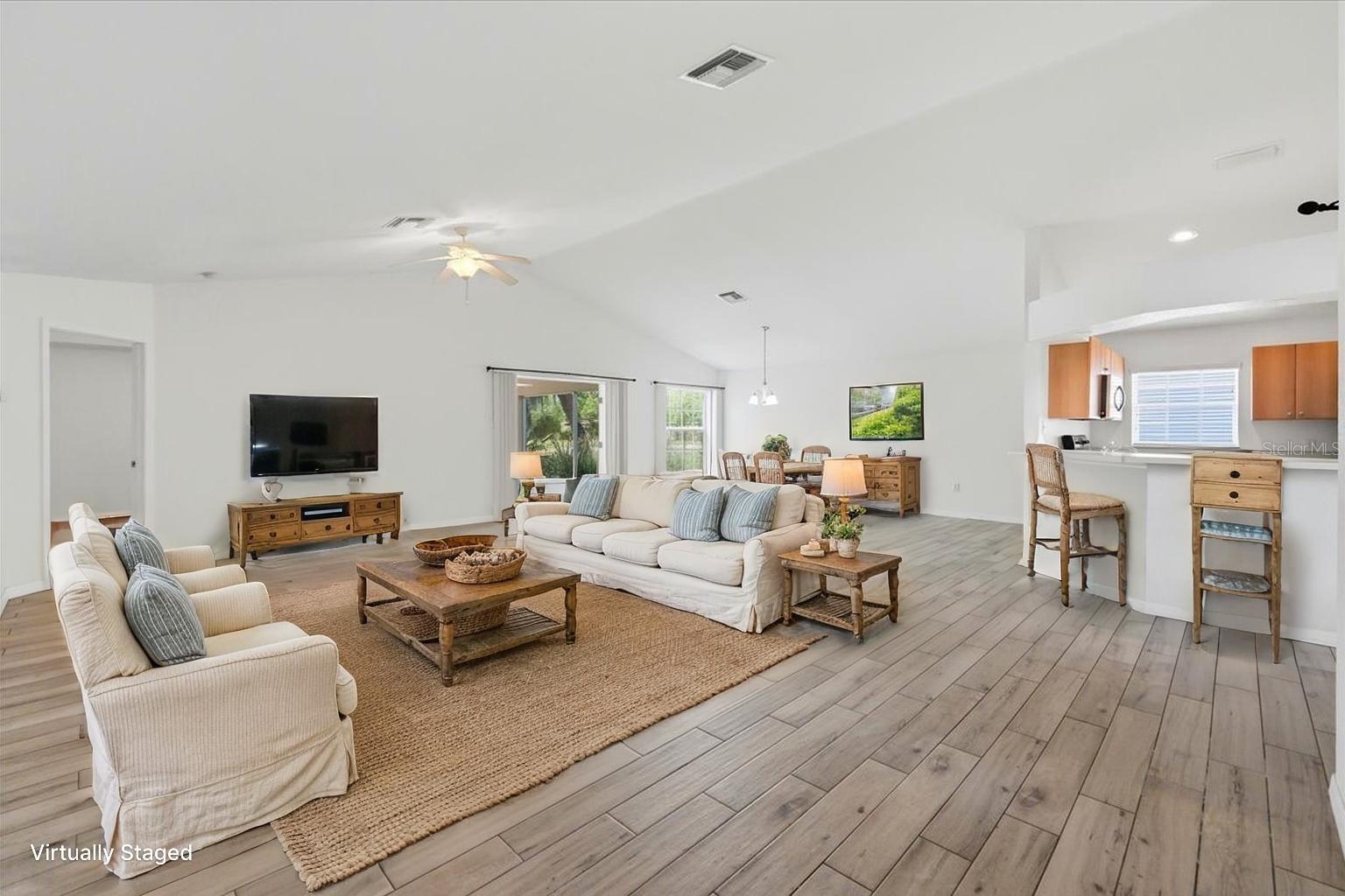 RICHMOND SQUARE PH 02 - Residential