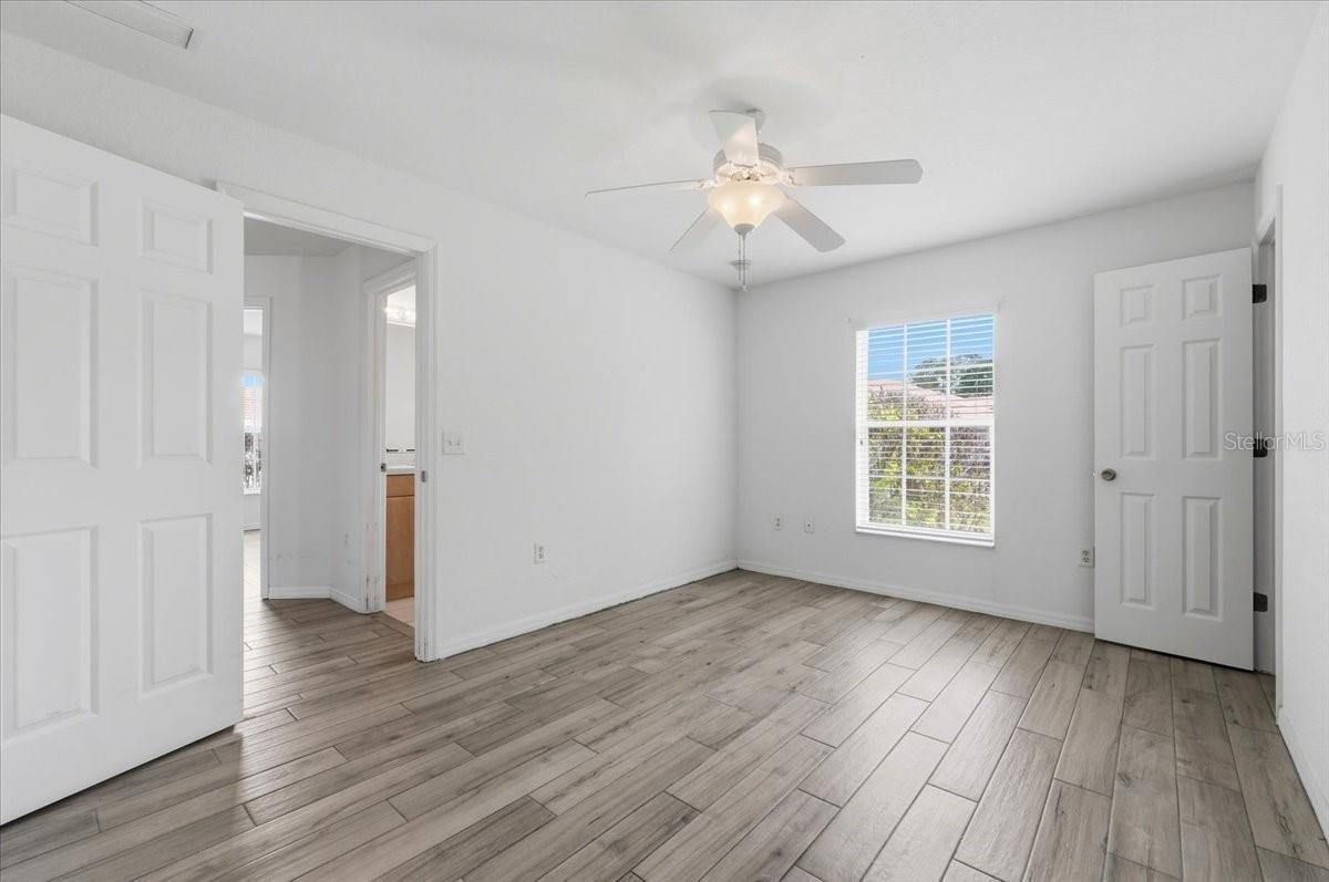 RICHMOND SQUARE PH 02 - Residential