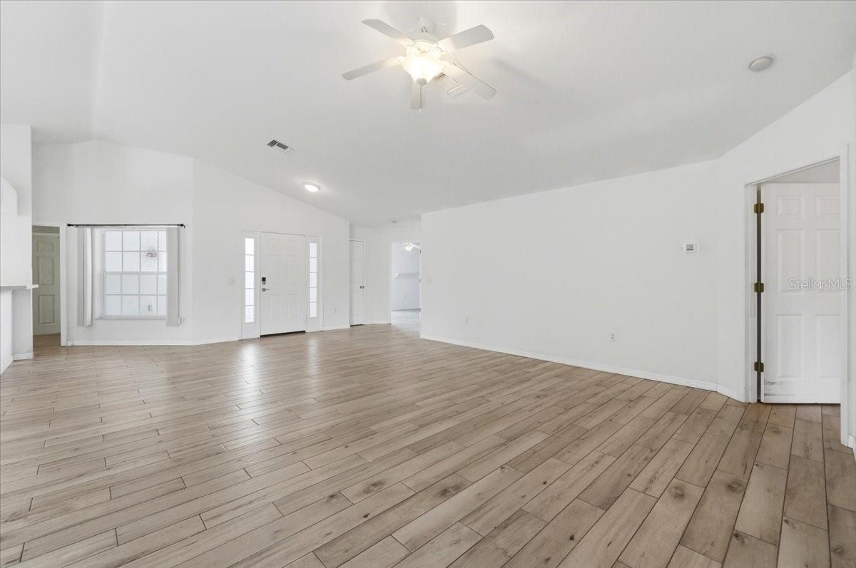 RICHMOND SQUARE PH 02 - Residential