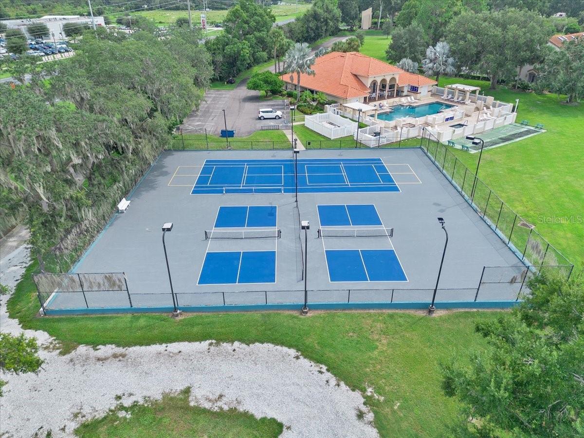 RICHMOND SQUARE PH 02 - Residential