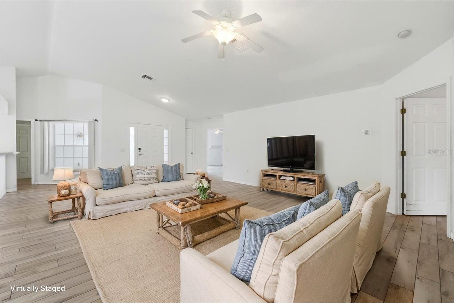 RICHMOND SQUARE PH 02 - Residential