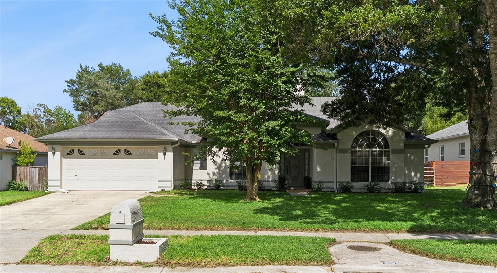 KINGSTON OAKS - Residential
