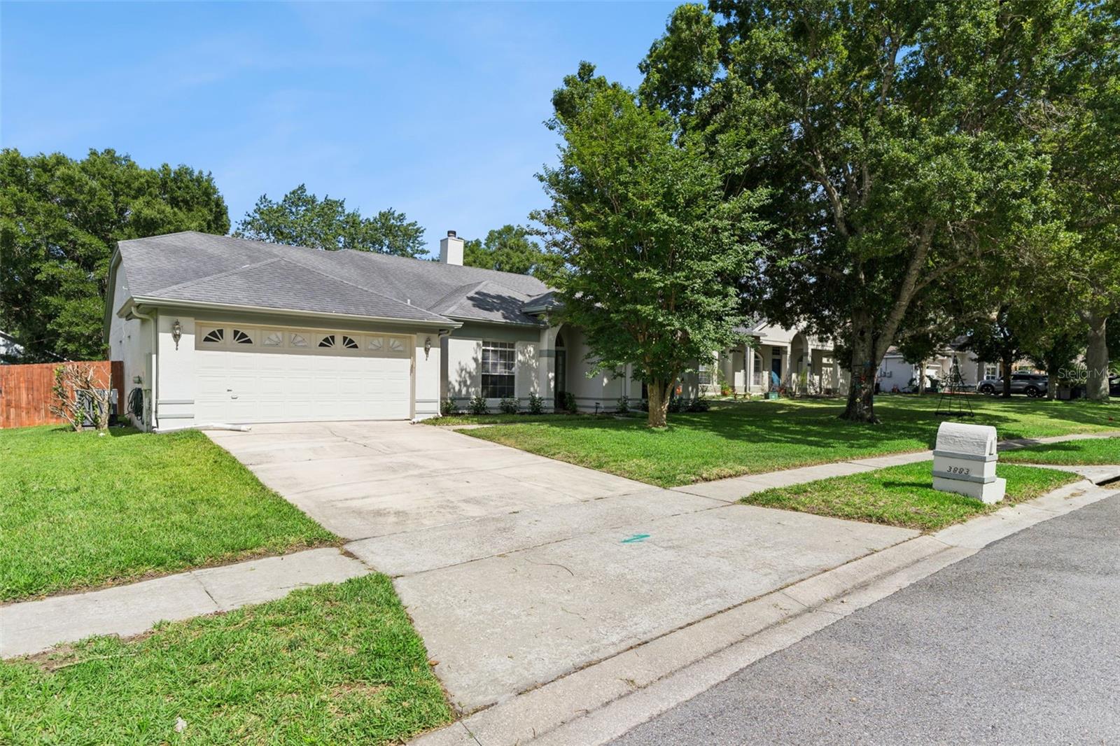 KINGSTON OAKS - Residential